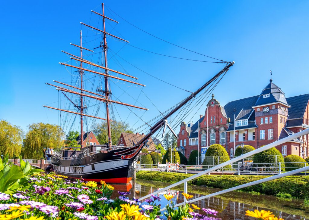 Radeln von Ostfriesland zu den Grachten Amsterdams