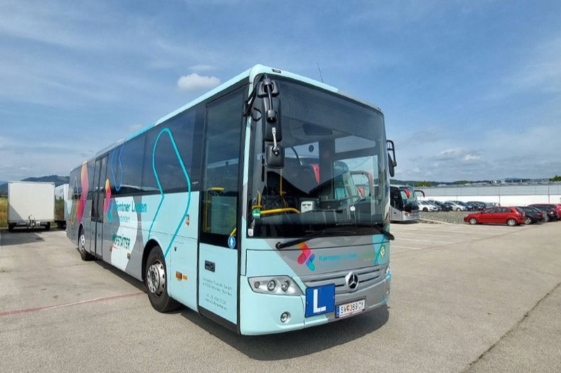 Fahrschulbus